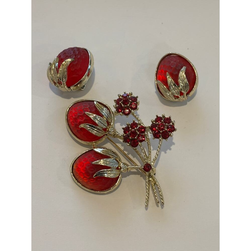 Vintage Sarah Coventry 'Strawberry Festival' Brooch & Earrings Set - Picture 2 of 4